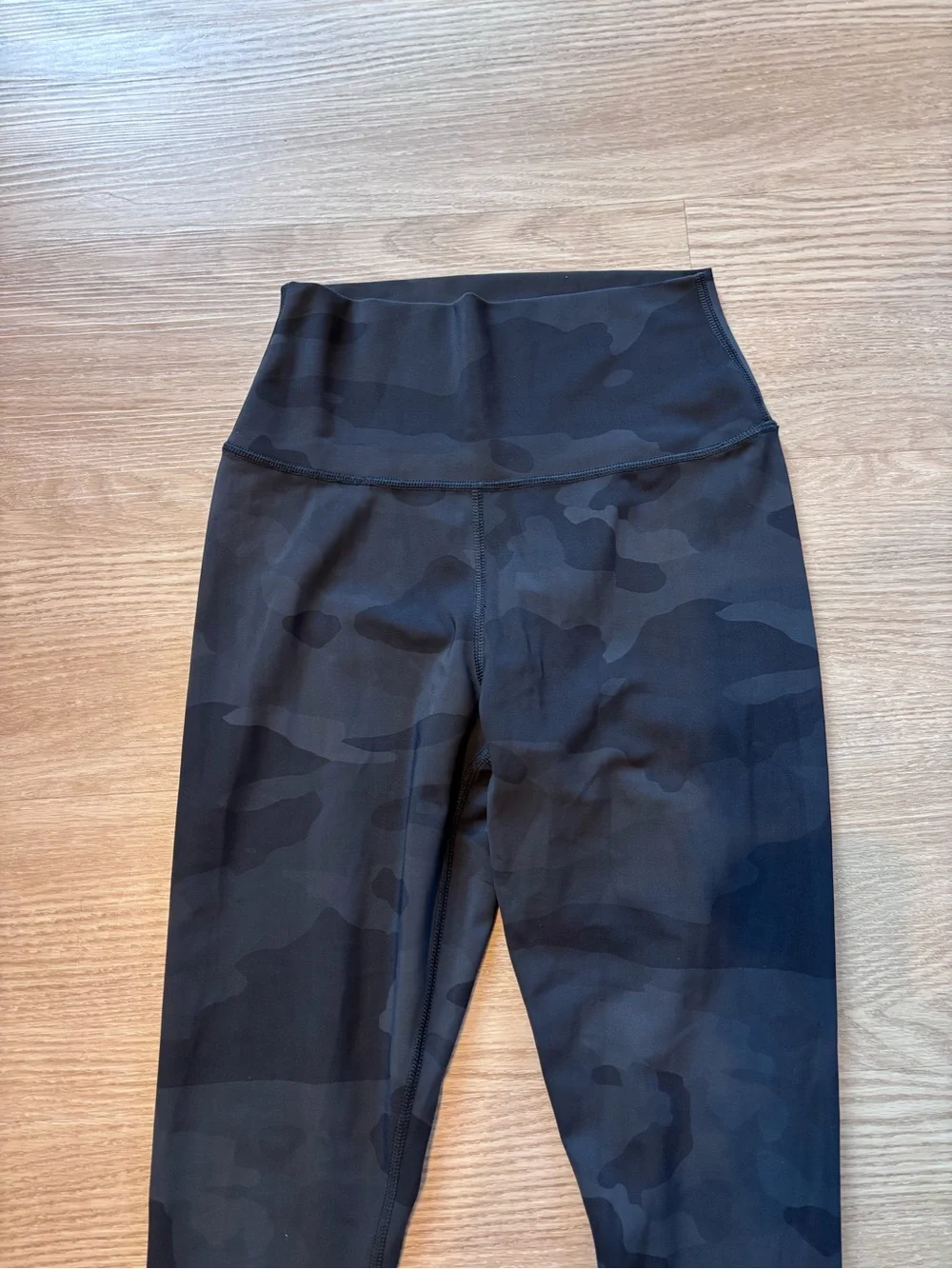 Alo Yoga Women’s S High-Waist Camo Vapor Legging Black Gray Yoga